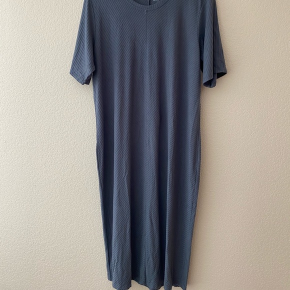 Universal Standard Dress - Picture 4 of 6